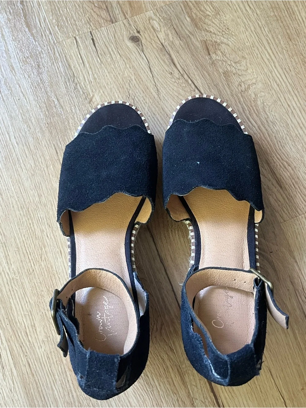 NWOT Crown Vintage - Black leather Scalloped Espadrille Wedge Sandals - 8